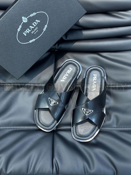 프라다 크로스 레더 블랙 샌들