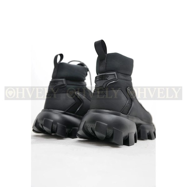 프라다 클라우드버스트 썬더 레이스업 부츠 블랙