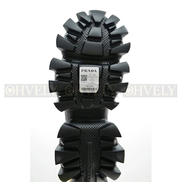 프라다 클라우드버스트 썬더 레이스업 부츠 블랙