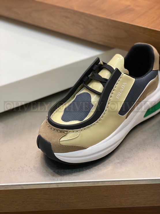 프라다 패널 청키 스니커즈