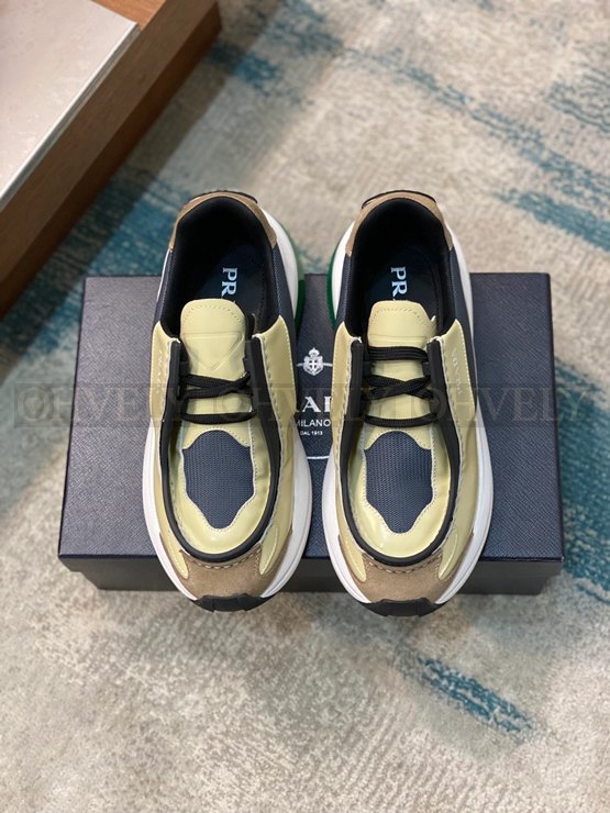 프라다 패널 청키 스니커즈