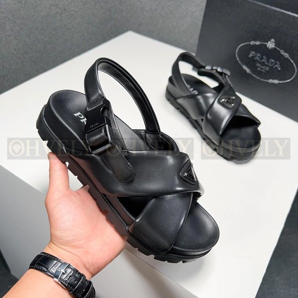 프라다 패딩 나파 크리스 크로스 샌들