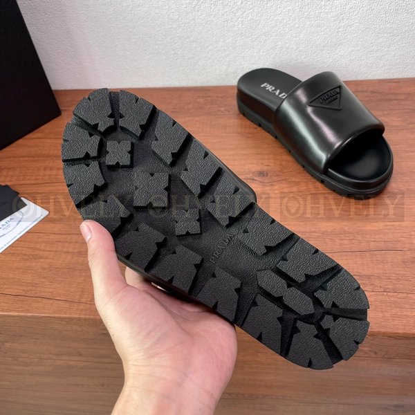 프라다 패딩 슬라이드
