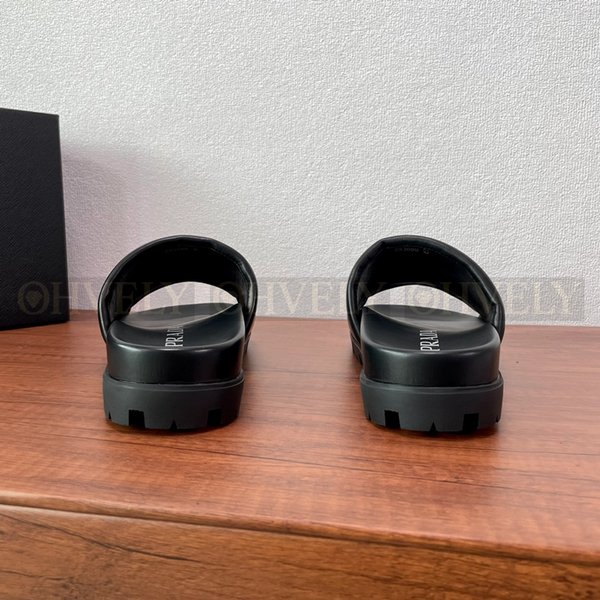 프라다 패딩 슬라이드