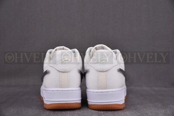 나이키x트래비스 스캇 에어포스 1 로우 화이트