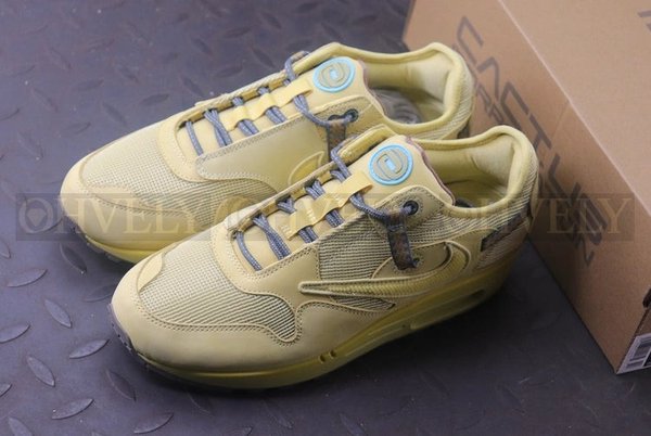 나이키 x 트래비스 스캇 에어맥스 1 캑터스 골드