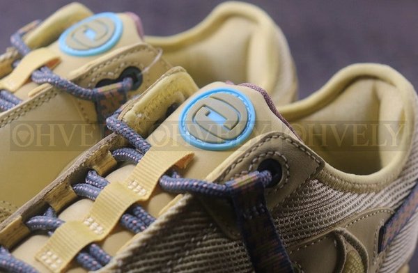 나이키 x 트래비스 스캇 에어맥스 1 캑터스 골드