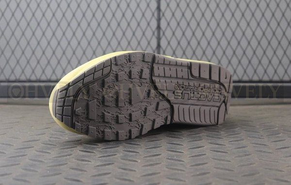 나이키 x 트래비스 스캇 에어맥스 1 캑터스 골드