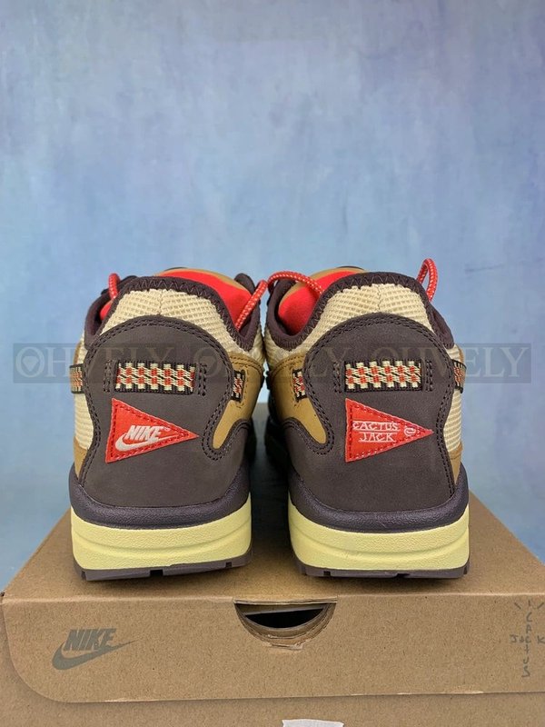 나이키 x 트래비스 스캇 에어맥스 1 캑터스 브라운