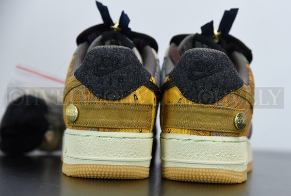 나이키 x 트래비스 스캇 에어포스 1 로우 캑터스 잭