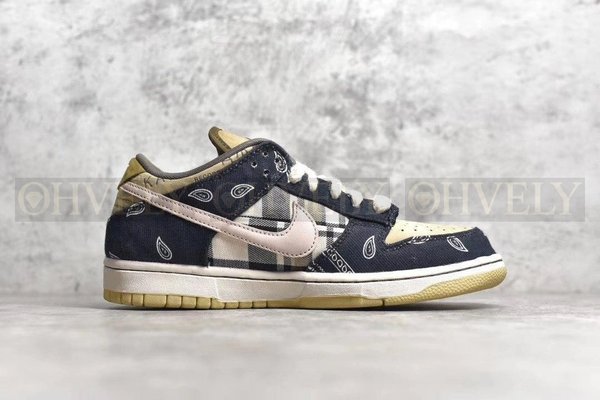 나이키x트래비스 스캇 SB 덩크 로우