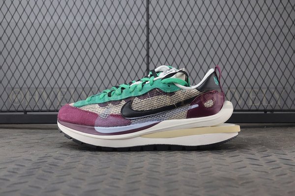 나이키 X 사카이 베이퍼와플 스트링 블랙 빌런 레드