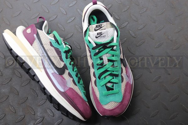 나이키 X 사카이 베이퍼와플 스트링 블랙 빌런 레드