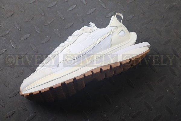 나이키 X 사카이 베이퍼와플 화이트