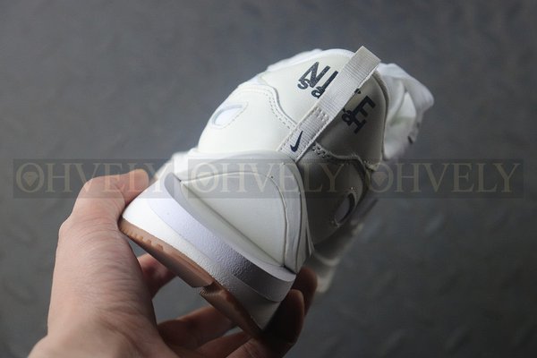 나이키 X 사카이 베이퍼와플 화이트