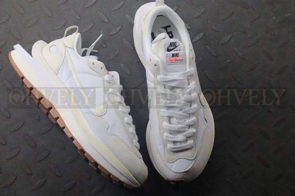 나이키 X 사카이 베이퍼와플 화이트