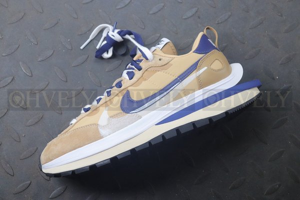 나이키 X 사카이 베이퍼와플 세서미 블루보이드