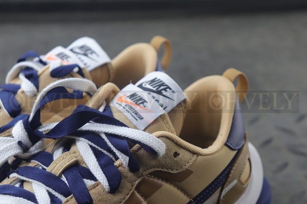 나이키 X 사카이 베이퍼와플 세서미 블루보이드