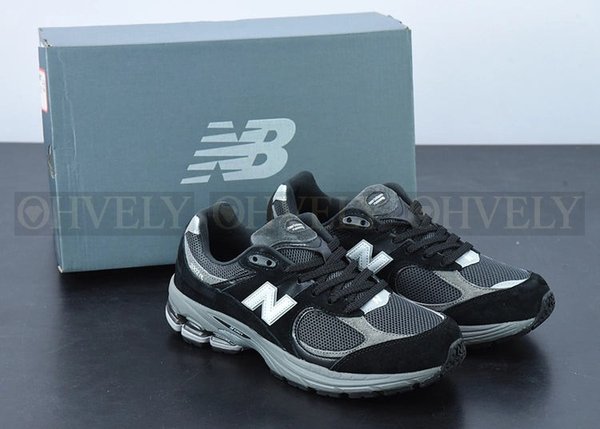 뉴발란스 2002R 블랙 다크 그레이 - JD