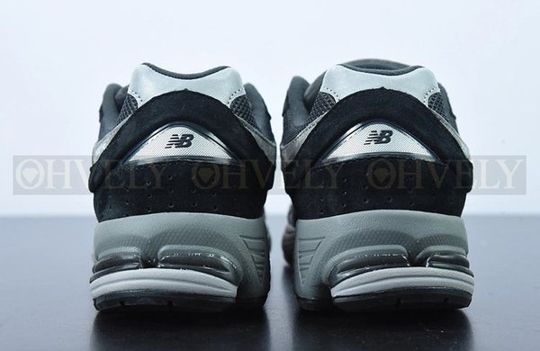 뉴발란스 2002R 블랙 다크 그레이 - JD