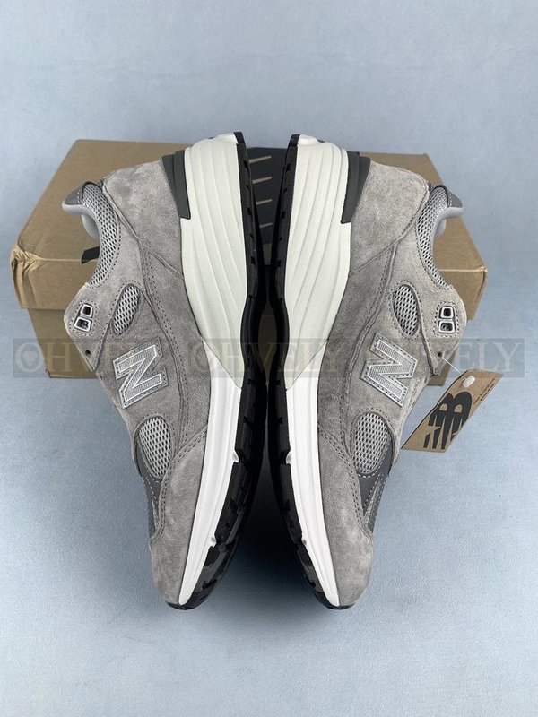 뉴발란스 991v2 메이드 인 UK 락 릿지 알로이 실버