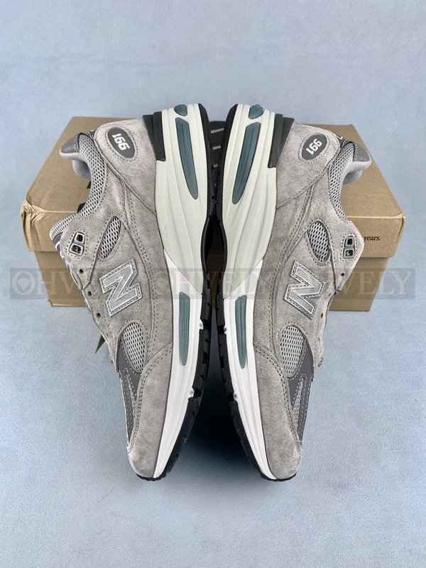 뉴발란스 991v2 메이드 인 UK 락 릿지 알로이 실버