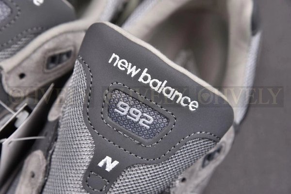 뉴발란스 992 메이드 인 USA 그레이 - D 스탠다드