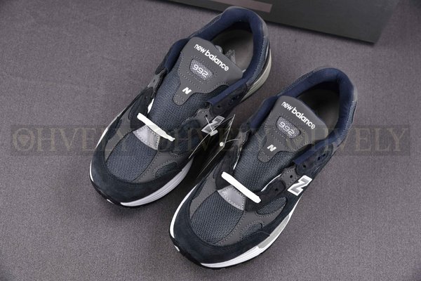 뉴발란스 992 메이드 인 USA 네이비