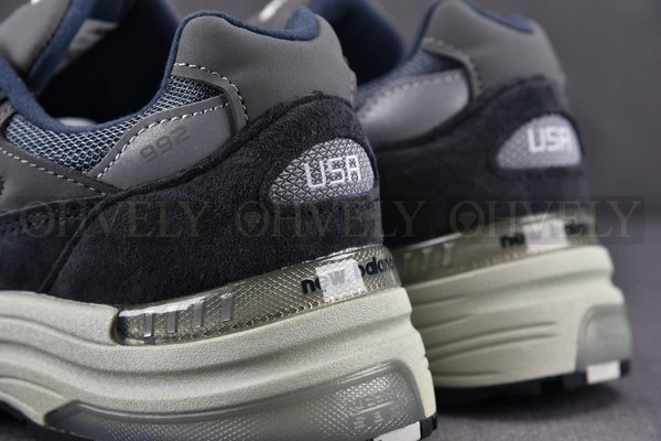 뉴발란스 992 메이드 인 USA 네이비