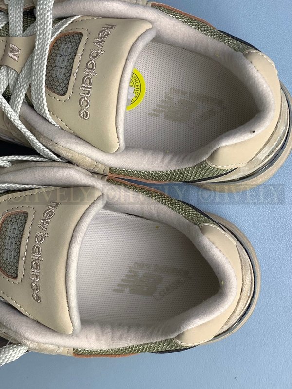 뉴발란스 992 메이드 인 USA 탄