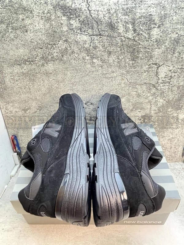 뉴발란스 992 메이드 인 USA 트리플 블랙