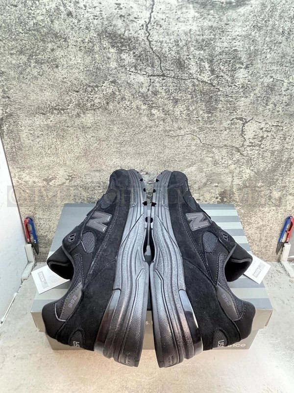 뉴발란스 992 메이드 인 USA 트리플 블랙