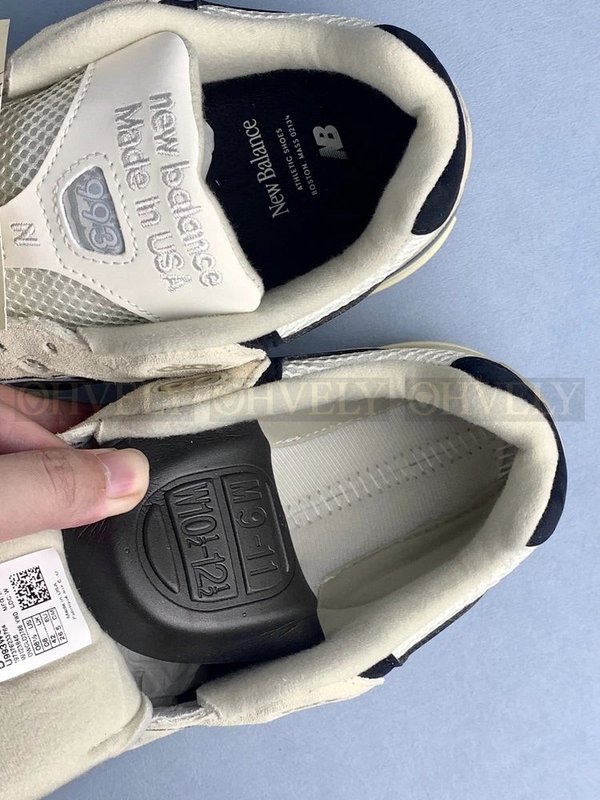 뉴발란스 993 메이드 인 USA 씨 솔트 블랙