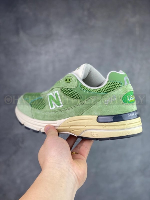 뉴발란스 993 메이드 인 USA 차이브 씨 솔트
