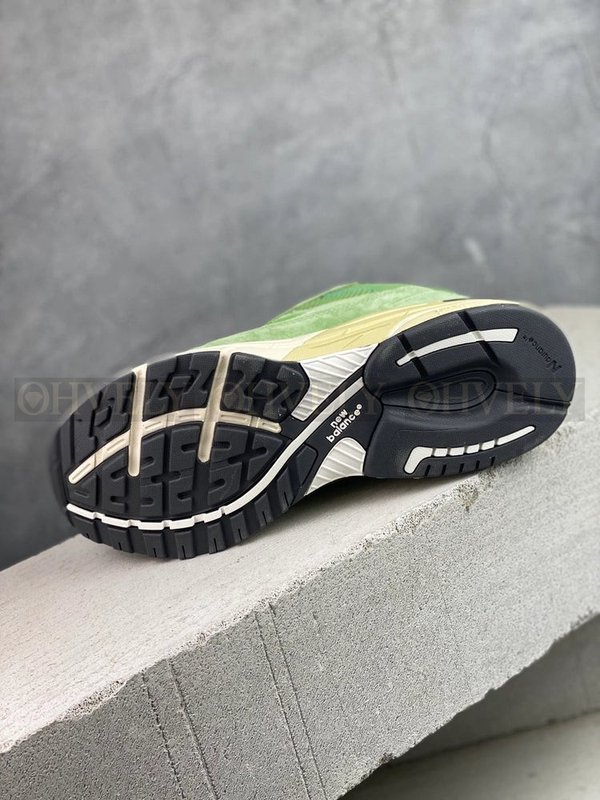 뉴발란스 993 메이드 인 USA 차이브 씨 솔트