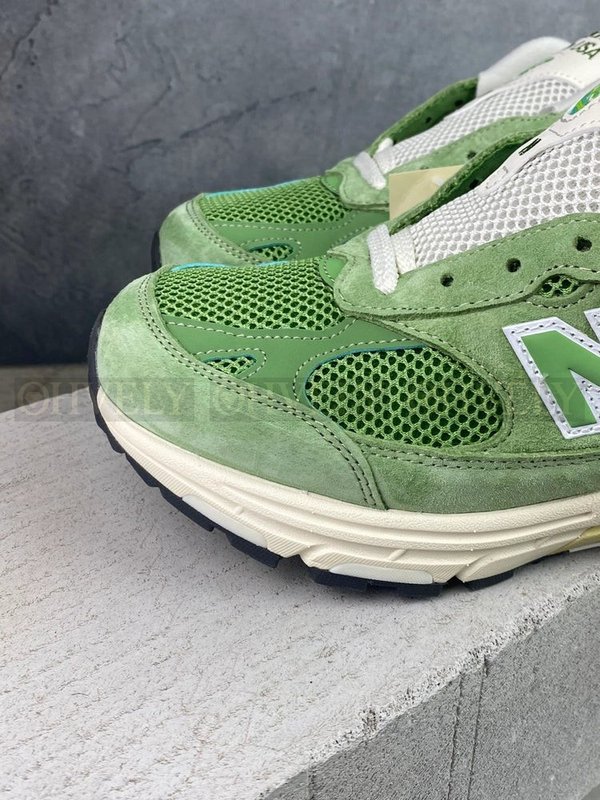 뉴발란스 993 메이드 인 USA 차이브 씨 솔트