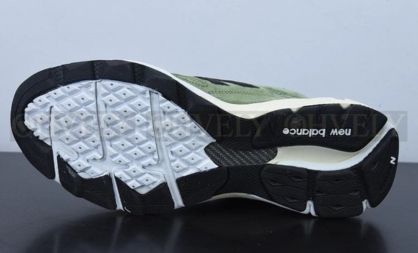 뉴발란스 x JJJ자운드 990v3 올리브