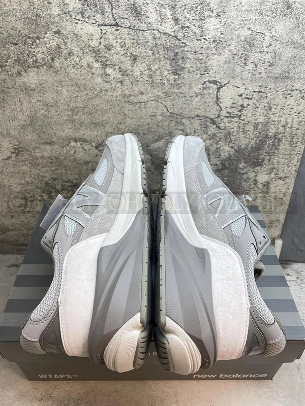 뉴발란스 x 더블탭스 990v6 메이드 인 USA 문 미스트 미라지 그레이