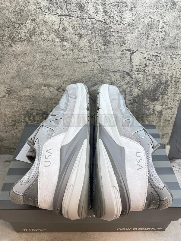 뉴발란스 x 더블탭스 990v6 메이드 인 USA 문 미스트 미라지 그레이