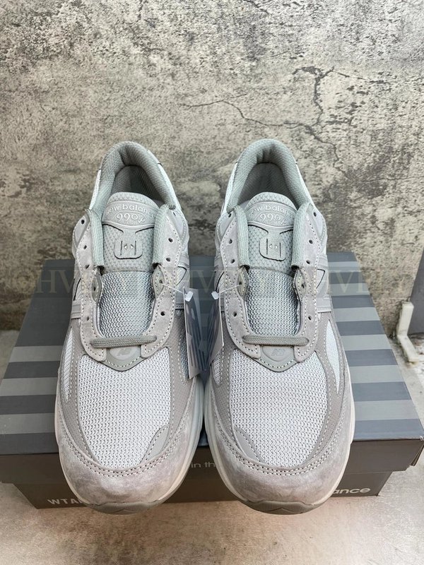 뉴발란스 x 더블탭스 990v6 메이드 인 USA 문 미스트 미라지 그레이