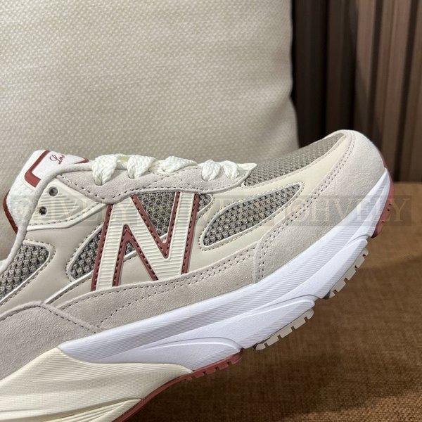 뉴발란스 x 로로피아나 990v6 메이드 인 USA 크림