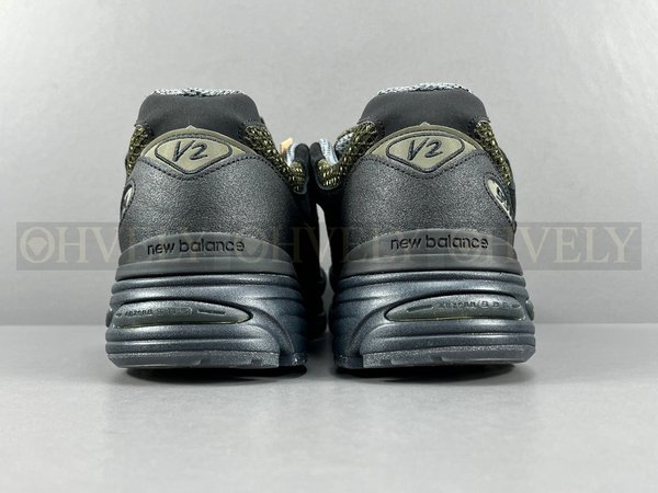 뉴발란스 x 스톤 아일랜드 991v2 메이드 인 UK 블랙 올리브 나이트