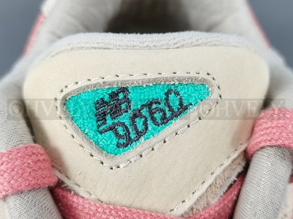 뉴발란스 x 조 프레쉬굿즈 9060 인사이드 보이스 패니 쿠키 핑크