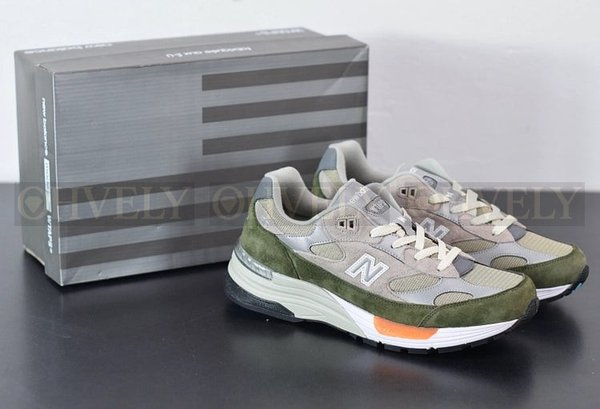더블탭스x뉴발란스 992 메이드 인 USA 올리브