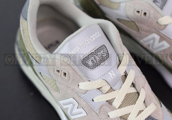 더블탭스x뉴발란스 992 메이드 인 USA 올리브