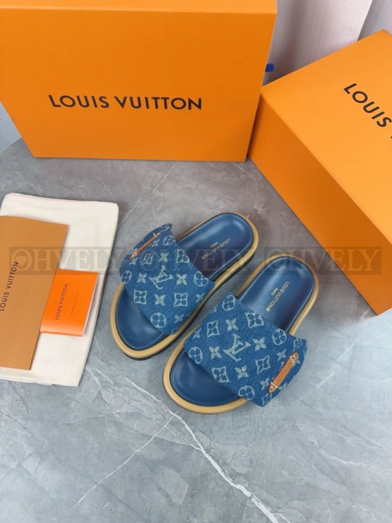 루이비통 풀 필로우 플랫 컴포트 뮬