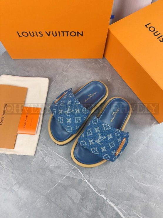 루이비통 풀 필로우 플랫 컴포트 뮬