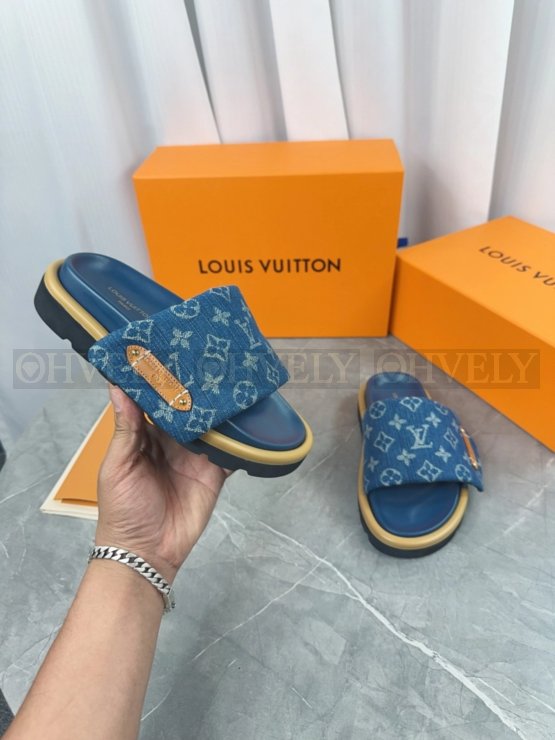 루이비통 풀 필로우 플랫 컴포트 뮬