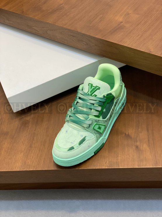 루이비통 트레이너 스니커즈 그린