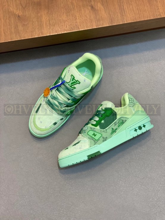 루이비통 트레이너 스니커즈 그린